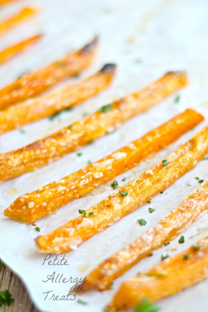 Sweet Potato Fries (Crispy Baked)-  BEST baked sweet potato fries easy with minimal oil, gluten free