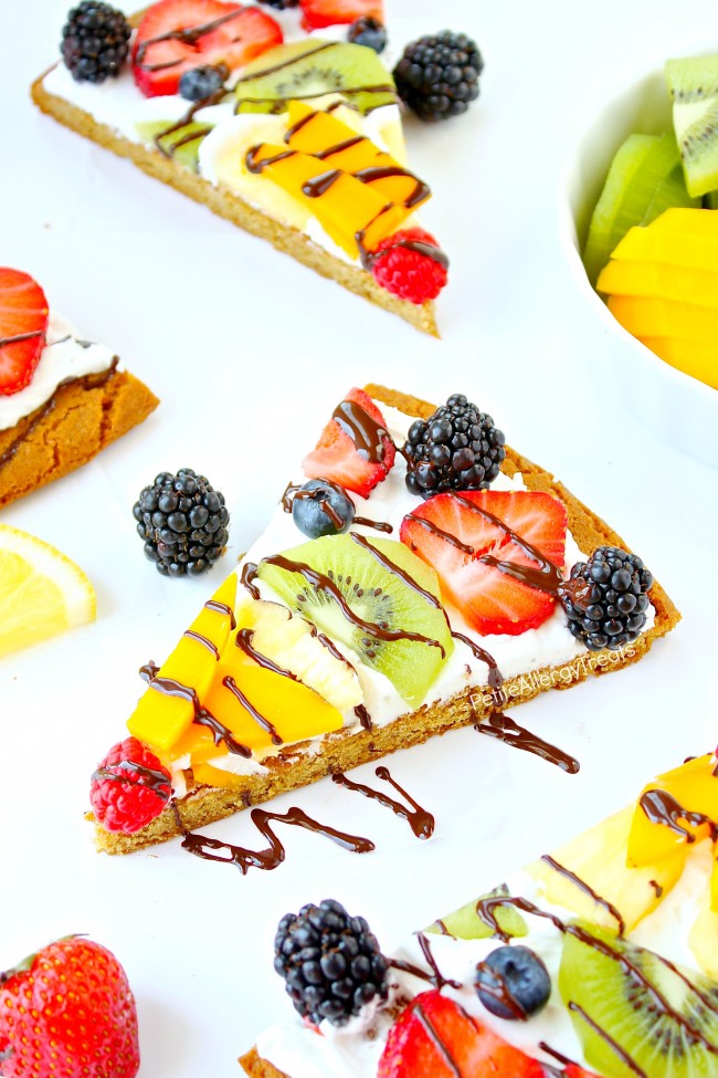 Gluten Free Fruit Pizza (dairy free Vegan)- Impress anyone with a dairy free gluten free rainbow fruit pizza made with whole grains. #tothefullest