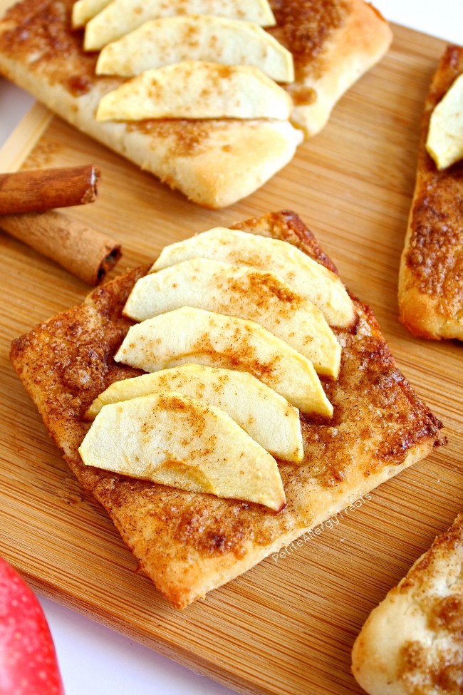  Apple Pie Tart (gluten free Vegan) Cinnamon and apple breakfast treat!