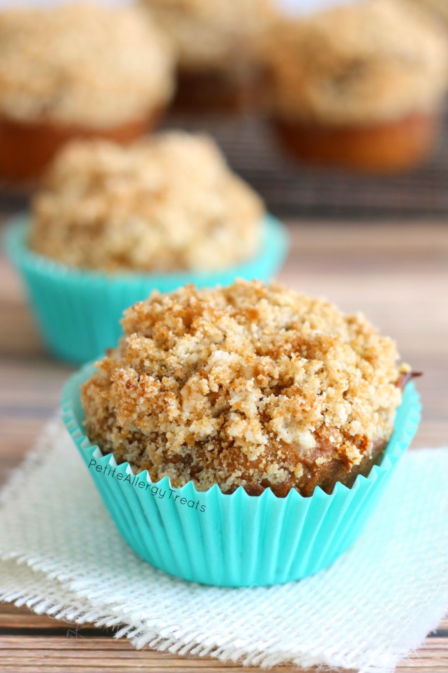 Gluten Free Pumpkin Streusel Muffins (vegan) Delicious pumpkin muffins with crumbly bakery topping