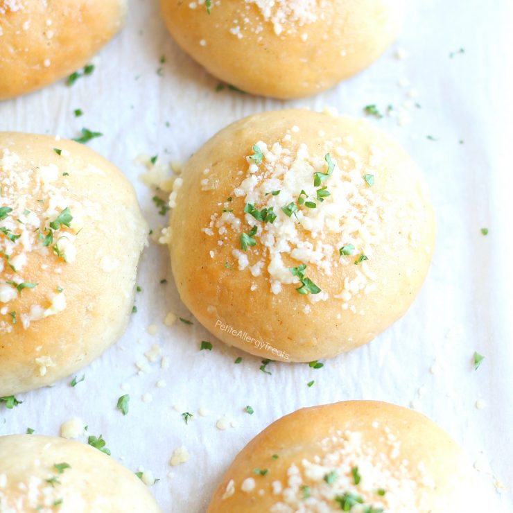 Vegan Garlic Parmesan Gluten Free Buns Recipe (dairy free vegan)- Light and fluffy garlic parmesan gluten free rolls or hamburger buns. Soft and delicious warm from the oven. Food Allergy friendly too!