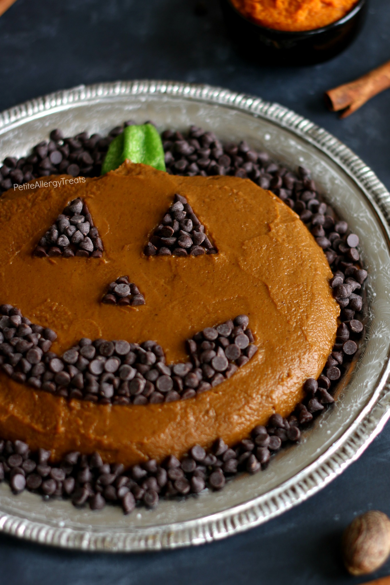 DIY Pumpkin Platter Dip Recipe (dairy free)- Adorable skinny pumpkin pie dip for Fall, Halloween or Autumn parties! Food Allergy friendly!
